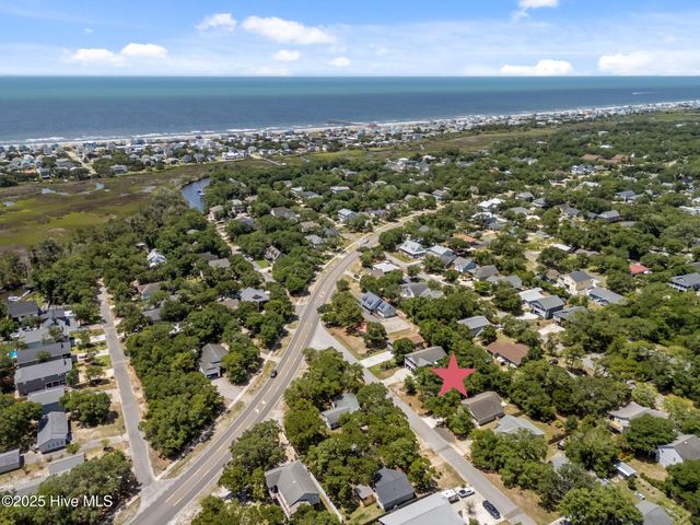 105 NE 22nd Street, Oak Island, NC 28465