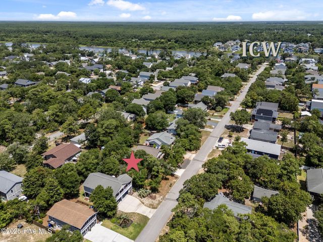 105 NE 22nd Street, Oak Island, NC 28465