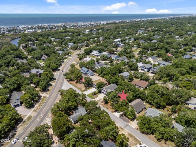105 NE 22nd Street, Oak Island, NC 28465