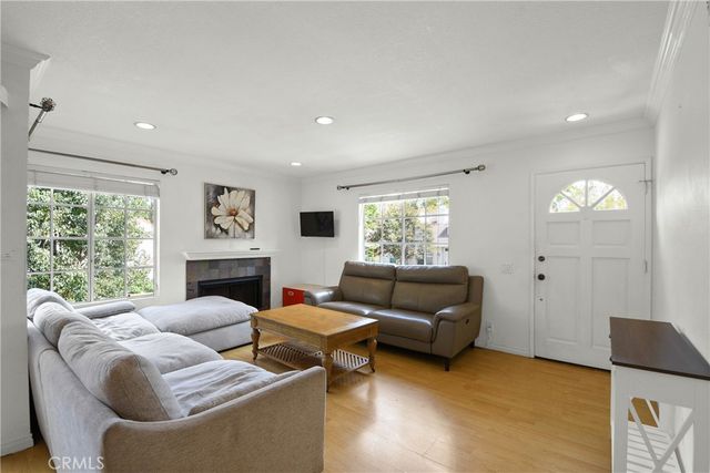 141 Oxford, Irvine, CA 92612