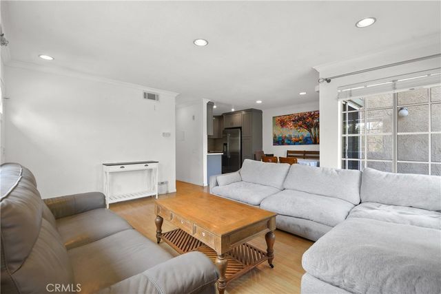 141 Oxford, Irvine, CA 92612