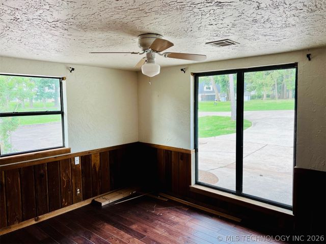 6800 Magnolia Drive, Kingston, OK 73439