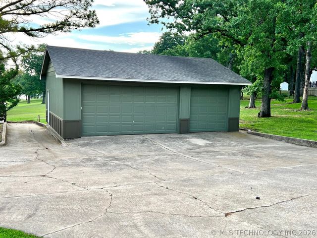 6800 Magnolia Drive, Kingston, OK 73439