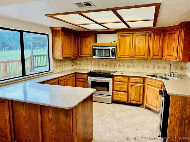 6800 Magnolia Drive, Kingston, OK 73439