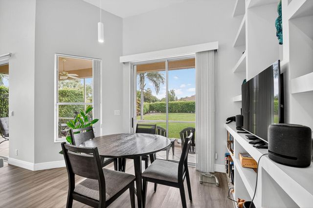 6900 Cairnwell Drive, Boynton Beach, FL 33472