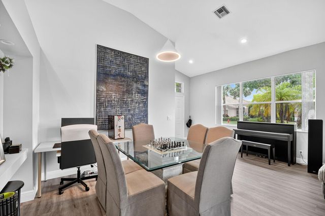 6900 Cairnwell Drive, Boynton Beach, FL 33472