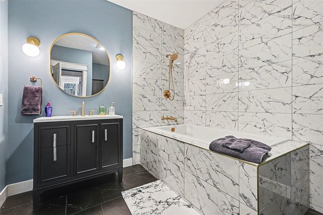 7843 Harvest Hill Lane, Kalamazoo, MI 49009