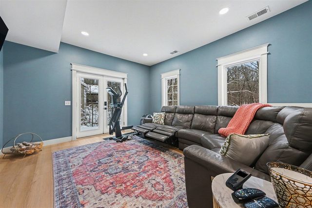 7843 Harvest Hill Lane, Kalamazoo, MI 49009