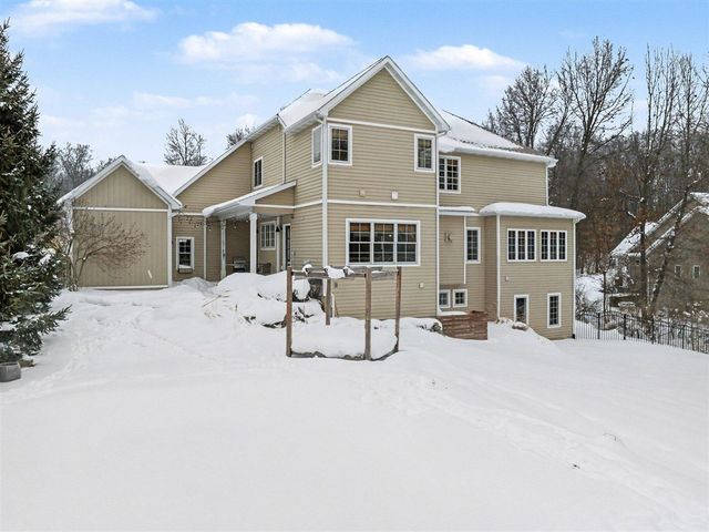 7843 Harvest Hill Lane, Kalamazoo, MI 49009