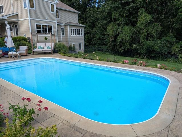 7843 Harvest Hill Lane, Kalamazoo, MI 49009