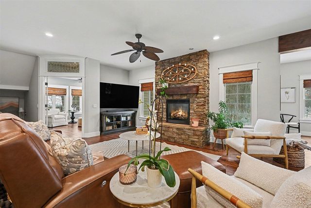 7843 Harvest Hill Lane, Kalamazoo, MI 49009