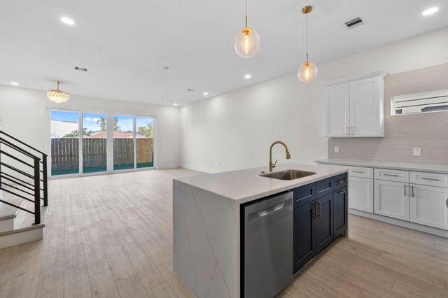 3617 Dreyfus Street, Houston, TX 77021