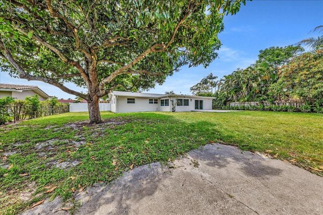 611 N Highland Drive, Hollywood, FL 33021