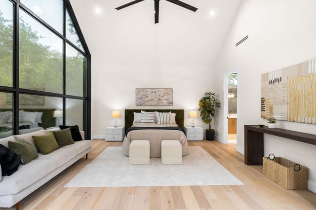 1910 Crooked LN, Austin, TX 78741