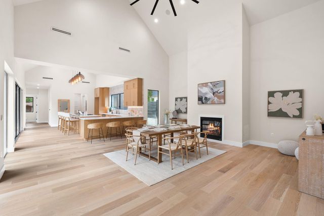 1910 Crooked LN, Austin, TX 78741