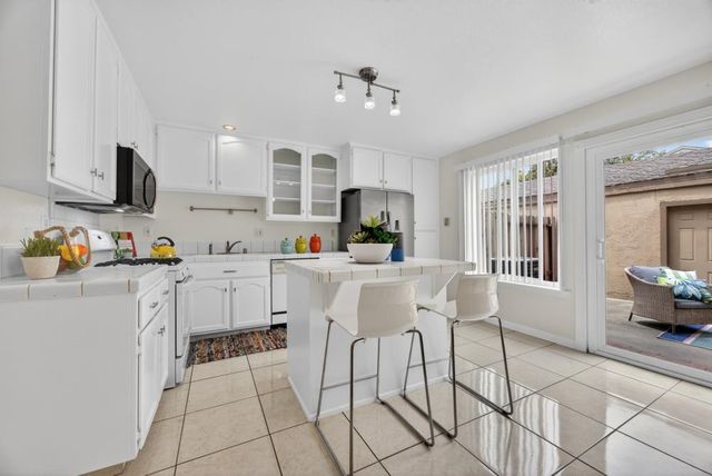 206 Touchstone Pl, West Sacramento, CA 95691