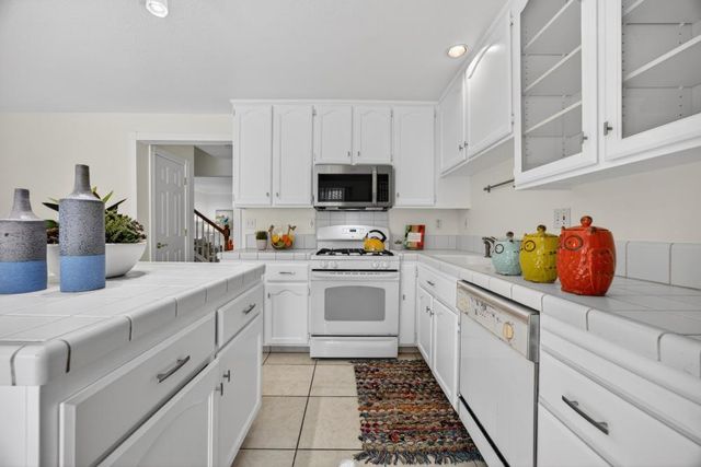 206 Touchstone Pl, West Sacramento, CA 95691