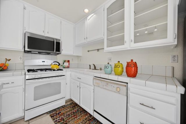 206 Touchstone Pl, West Sacramento, CA 95691