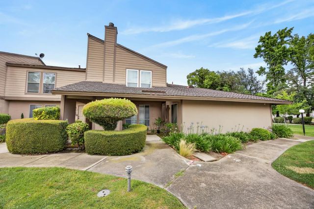 206 Touchstone Pl, West Sacramento, CA 95691
