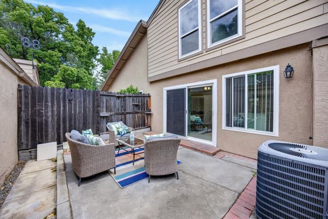 206 Touchstone Pl, West Sacramento, CA 95691