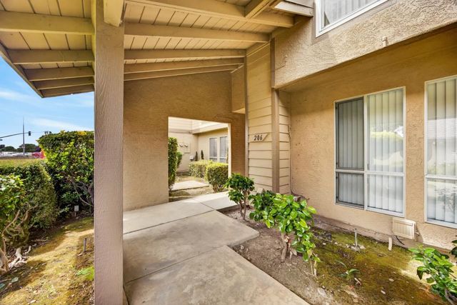 206 Touchstone Pl, West Sacramento, CA 95691