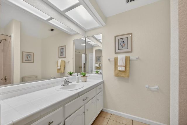 206 Touchstone Pl, West Sacramento, CA 95691