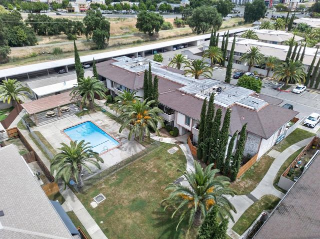 206 Touchstone Pl, West Sacramento, CA 95691
