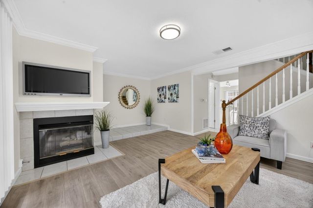 206 Touchstone Pl, West Sacramento, CA 95691