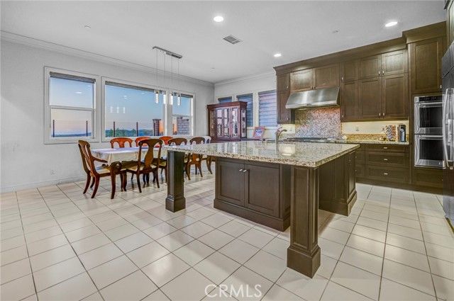 33 Manzanillo, Lake Forest (el Toro), CA 92630