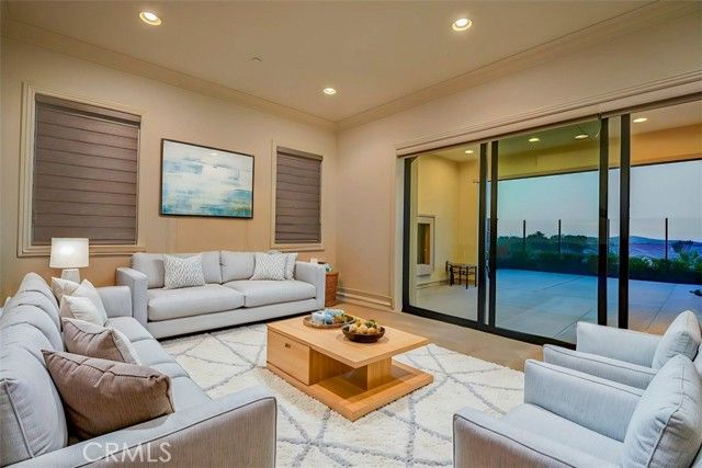 33 Manzanillo, Lake Forest (el Toro), CA 92630