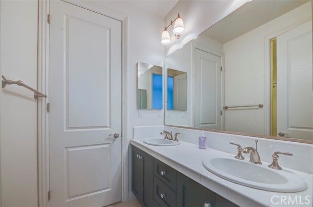 33 Manzanillo, Lake Forest (el Toro), CA 92630