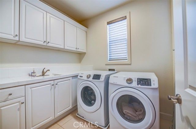 33 Manzanillo, Lake Forest (el Toro), CA 92630