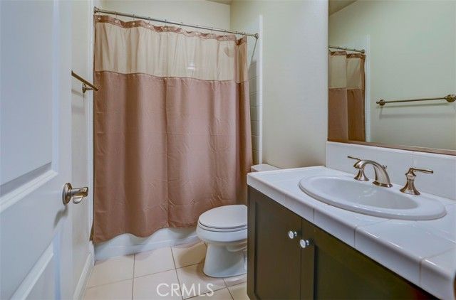 33 Manzanillo, Lake Forest (el Toro), CA 92630