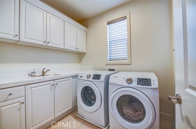 33 Manzanillo, Lake Forest (el Toro), CA 92630