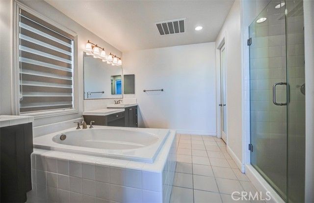 33 Manzanillo, Lake Forest (el Toro), CA 92630