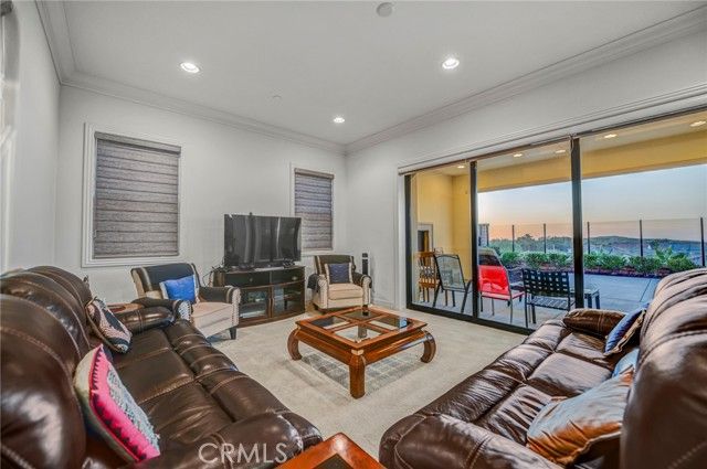 33 Manzanillo, Lake Forest (el Toro), CA 92630