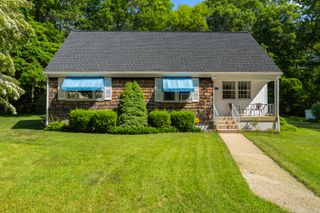 8 Nelson Drive, East Lyme, CT 06333