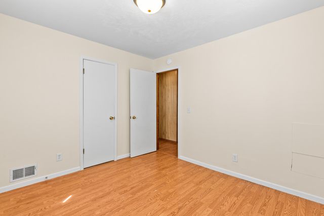 1923 AVENUE L, Council Bluffs, IA 51501