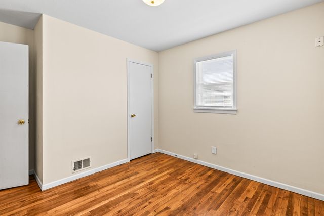 1923 AVENUE L, Council Bluffs, IA 51501