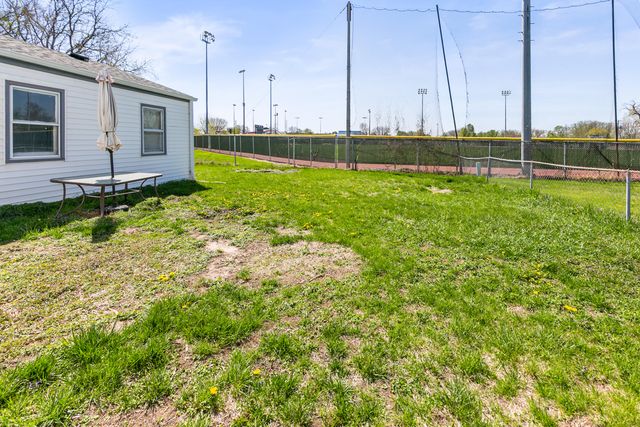 1923 AVENUE L, Council Bluffs, IA 51501