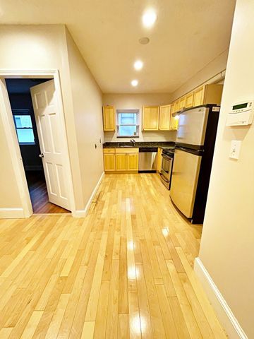 182 Cottage St 101, Boston, MA 02128