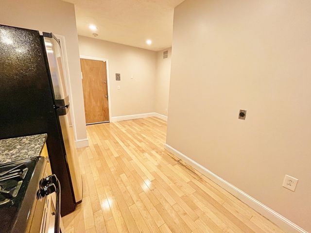 182 Cottage St 101, Boston, MA 02128