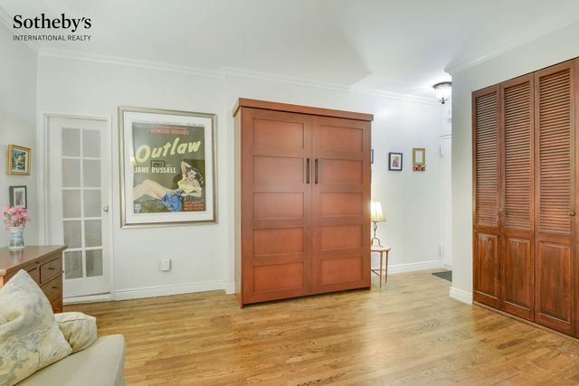 160 E 91st St Apt 3B, New York City, NY 10128