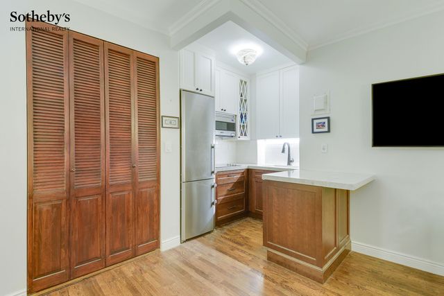 160 E 91st St Apt 3B, New York City, NY 10128