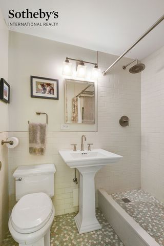 160 E 91st St Apt 3B, New York City, NY 10128