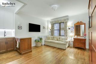 160 E 91st St Apt 3B, New York City, NY 10128