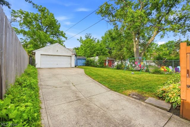 3288 Beechwood Avenue, Cleveland Heights, OH 44118