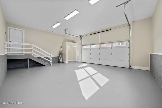 140 Tuhdegwa Way, Loudon, TN 37774