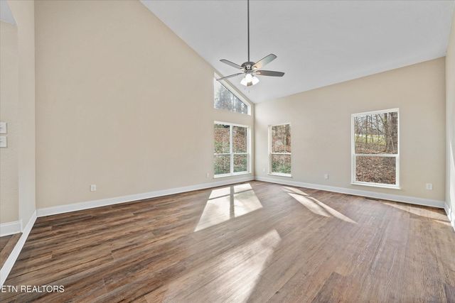 140 Tuhdegwa Way, Loudon, TN 37774