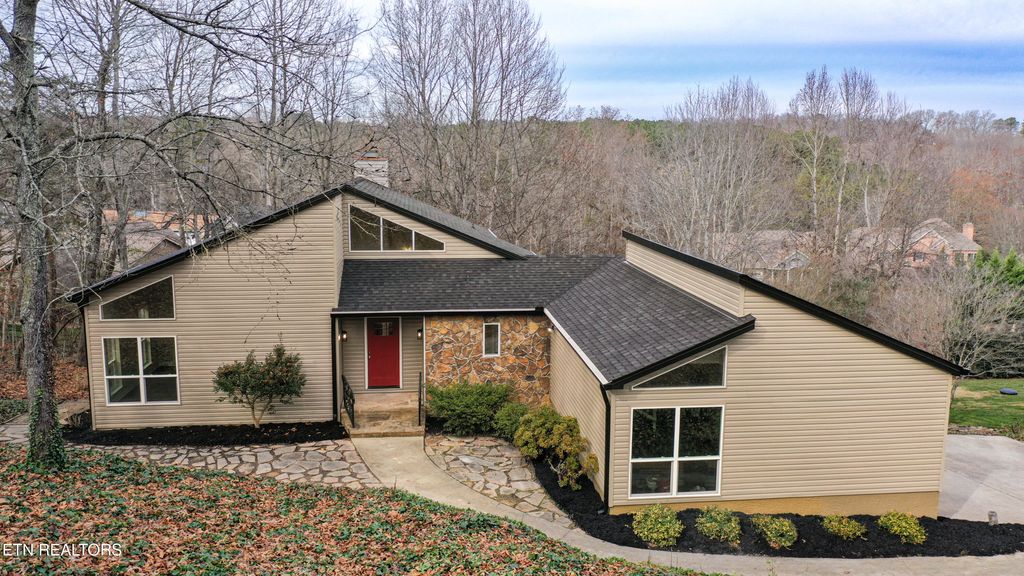 140 Tuhdegwa Way, Loudon, TN 37774